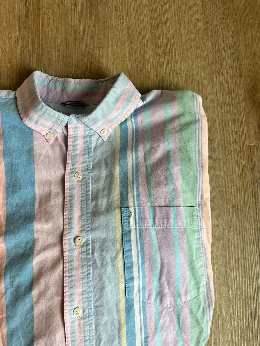 IZOD, Saltwater Relaxed Fit Button Down, Pastel Stripes, Coastal, 90s, Men’s L